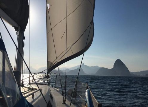 Paseo en barco a vela por la playa de Copacabana desde Río de Janeiro. R�o de Janeiro, BRASIL